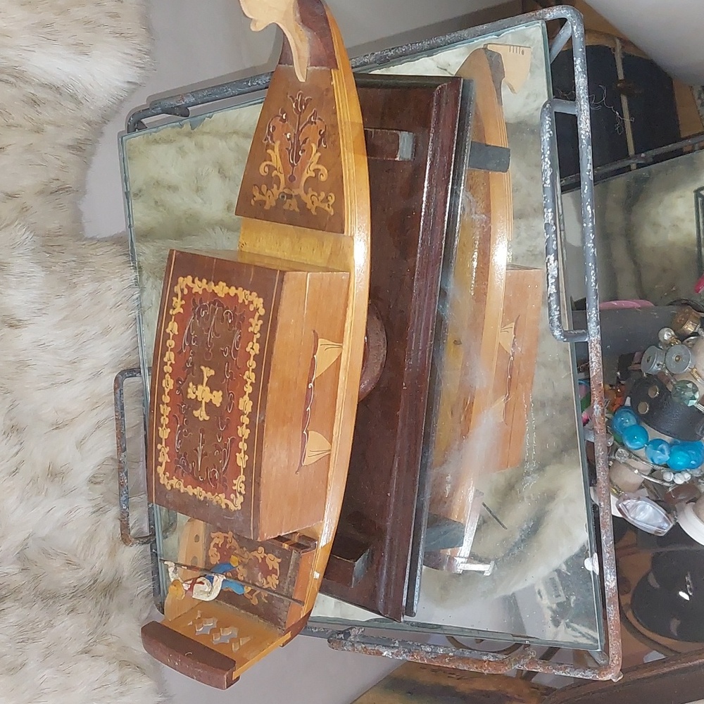 VINTAGE WOODEN INLAY SPINNING GONDOLA TRINKET WIND-UP MUSIC BOX W/ MIRROR